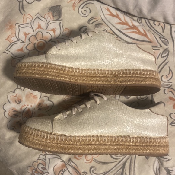 Kaanas made by hand size 7 shoe - Picture 2 of 5